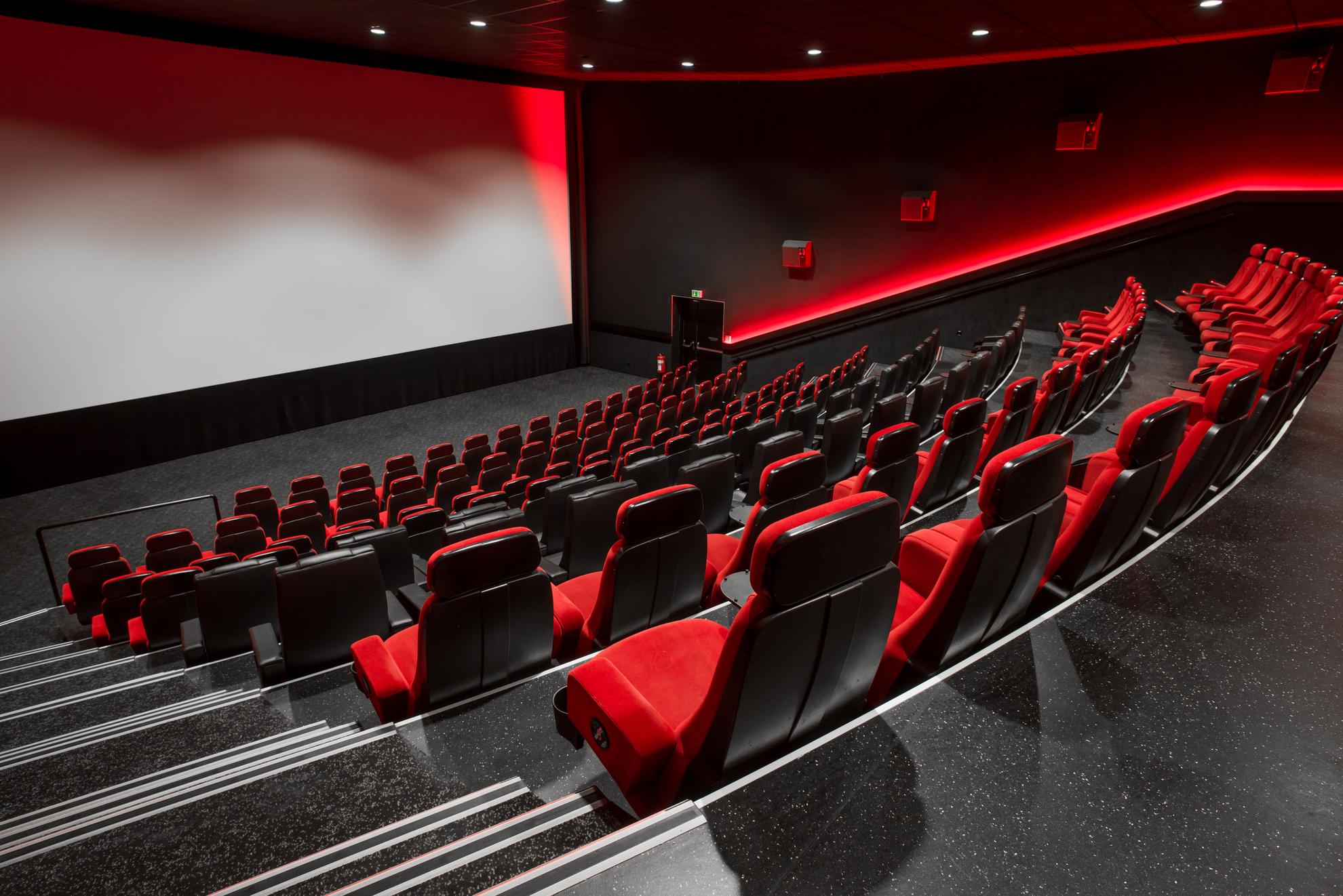 Зал 3. Зал Dolby Atmos Киномакс что это. Зал Dolby Atmos Синема парк. Dolby Atmos что это в кинотеатре Киномакс.